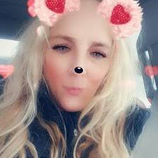 Kay Dahl's Instagram, Twitter & Facebook