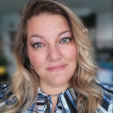 Shauna Gates's Instagram, Twitter & Facebook