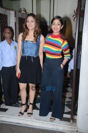 Yami gautam with her sweet sister surilie gautam at bombay times fashion week 2018. Yami Gautam With Sister Surilie Spotted At Bastian Bandra Photos Pics 354408 Boldsky Gallery Boldsky Gallery