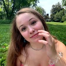 Mary Holton's Instagram, Twitter & Facebook