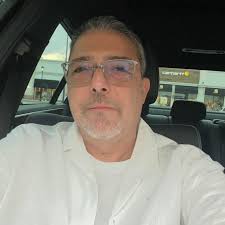 Waterbury Police are investigating after a stabbing at an apartment complex  that left one man dead and another hospitalized ⬇️