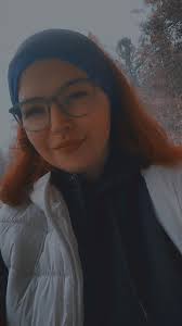 What is the significance of pain in the context of love?