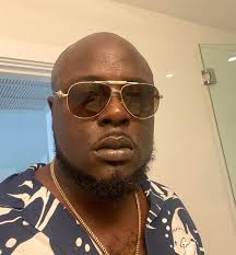 Singer, Pheelz shares his mum's excitement after cútting his dreadlocks