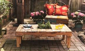 This sturdy piece of wood is 4×3 in size and sits 1 foot off the ground. 13 Easy And Cost Effective Diy Pallet Dining Tables Shelterness