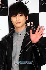 2am S Jinwoon To Possibly Join The Cast Of Laws Of The Jungle 2 Korean People Law Of The Jungle Jeong Jinwoon