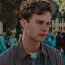 Brandon Flynn Chicos Famosos Parejas De Peliculas Justin Foley 13 Reasons Why