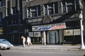 The Beehive 1503 E 55th St 1948 Chicago This Famous Club Was Host To Numerous Jazz Legends Including Charlie Parker Wh Chicago History Jazz Club Chicago