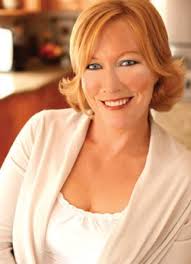 Kelly Muirhead's Instagram, Twitter & Facebook