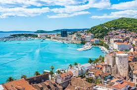 «сплит» — американский психологический триллер режиссёра м. Split
