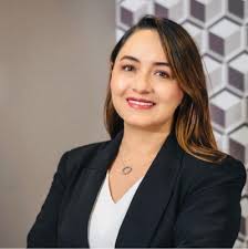 6 years ago today, I moved to Spain. What I didn't expect was to lose my  voice the moment I arrived. Not because I didn't have things to say. But  because I