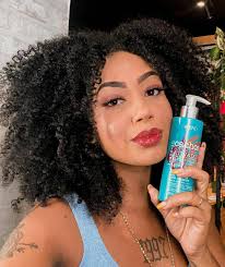 Repost @pitysullivan • • • • • • Brasília, Brazil COMO RECUPERAR OS CACHOS  DEPOIS DAS TRANÇAS: 👇🏾⁣ ⁣ Bom dia famíliaaaaa prometi para vocês que ia  testar os produtos da @amend_oficial