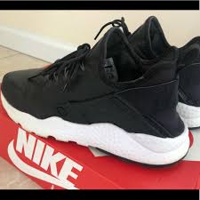 Black And White Huaraches Womens Nike Shoes Nike Huarache Womens Black White Sneakers Sz 9 Color Black White Size 9 Nike Huarache Women Nike Huarache White Sneakers