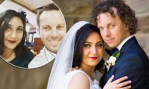 Zwei in finnland und eins in australien. Mafs Stars Simon And Alene Confirm Tragic Split Daily Mail Online