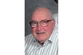 Robert Voegeli's Instagram, Twitter & Facebook