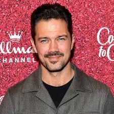 I>Amazing Race</i> Cast Includes Double Amputee, Chippendales Dancers,  Fabulous Beekman Boys