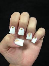 Floral acrylic nails are never out of style and this design will prove that! Matte Nails Nails10