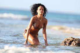 Rihanna's Bathing Suit Cost How Much? This $990 Crystal-Covered String  Bikini Can Be Yours! | Glamour