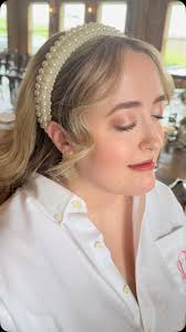 Sweet Dreams, Queens 💕 , I’m still over here dreaming of this classic look  we created for this gorgeous bride at @wilsonsorchardandfarm 🤍👰,  @iowa_bridal_hmua