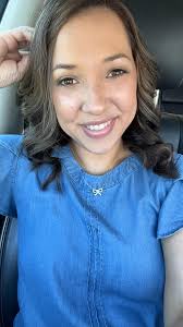 Mobile AL hairstylist offering discounts