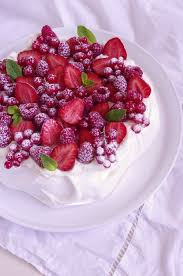 Pavlova Fruits Rouges Fraises Framboises Recette Pavlova Recette Pavlova Gateaux Et Desserts