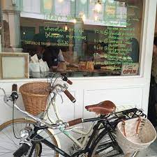 Fluff Bakery Singapore Halal Cafe Cupcakes Shopfront Hhwt Halal Recipes Food Places Vintage Restaurant