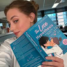 Before Ali Hazelwood's The Love Hypothesis became a BookTok favorite, it  was Stars Wars fanfiction. Here's how authors like E.L. James, Anna Todd  and more turned their fanfic into best-sellers. bit.ly/45l5mfX