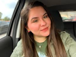 Any stud for me... just say hi if you single and I'll message you,,,I  assure you,,, I'm cute😁😁😁