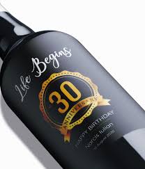 Am o francusa de cotnari de 2006 in frigider de 2 zile, acum ma duc sa o deschid sa o gust, si restul o degust deseara la un somon :d. EtichetÄƒ PersonalizatÄƒ Pentru Sticla De Vin Zi De Nastere 2 Buc