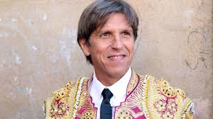 Manuel Díaz 'El Cordobés', operado de cadera en Sevilla