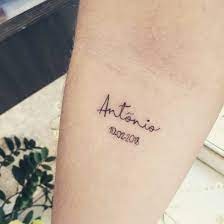 Tatuagem com Nomes – 100 Ideias e Estilos Incríveis para Tatuar!
