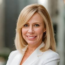 Tara Deane's Instagram, Twitter & Facebook