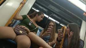 Bulge flashing teens on train - Videos - CFNM Toob
