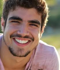 Caio castro castanheira foi alçado ao estrelato após vencer um concurso do programa caldeirão do huck em 2007, ganhando o papel do protagonista bruno de malhação (2008). Caio Castro Caiocastro39 Twitter