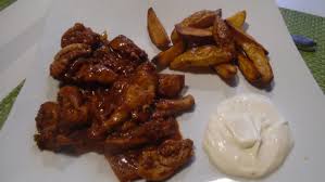 Mexikanisches Huhnchen In Scharfer Schoko Chili Sauce Mole Rezept Rezept Chili Sauce Mexikanisches Huhn Lebensmittel Essen