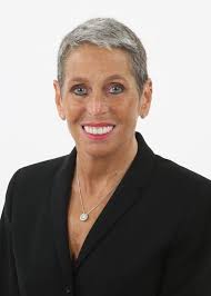 Kim Rudolph's Instagram, Twitter & Facebook