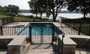 Pool Fence Ideas To Make The Swimming Pool Look Amazing