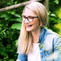 Melanie Widmer's Instagram, Twitter & Facebook