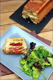 Croque Cake A L Italienne Un Croque Monsieur Revisite En Cake Et Garni De Jambon De Pesto De Tomates Sechees Et A La Cake Tomates Sechees Cake Cake Tomates