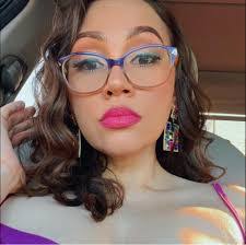 Karen Rout's Instagram, Twitter & Facebook