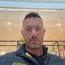 In need of a handyman/painter and decorator, to fit a bi fold door, and to  paint a bathroom ceiling please, must be a meticulous worker, lots more  work available in the new