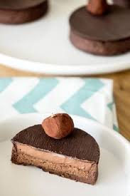Tartelettes Chocolat Et Praline Croustillant Empreinte Sucree Recette Chocolat Mini Tarte Gateaux Et Desserts