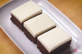 Ya, tempe adalah hasil olaha dari biji kedelai yang memiliki kandungan protein baik tetapi lebih ekonomis dan enak dibuat berbagai sajian masakan, makanan, atau cemilan. Resep Simpel Kue Cokelat Yang Lembut Dan Enak Cuma Perlu 5 Bahan Saja