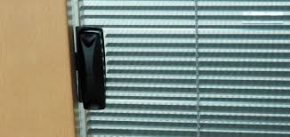 Bei uns sind sie richtig. Sichtschutz Jalousie In Glastrennwand Und Durchblickfenster Integriert Glastec Website De