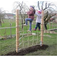 Huanpin kinder kletternetz krabbelnetzwand schutznetz für freiensport entwicklungstraining garten outdoor indoordekoration durchmesser 8mm mesh 20cm sicherheitsnetz 27 99 27 99 6 00 versand 1. Kletternetz