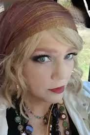 Introduction of a visual artist and teacher