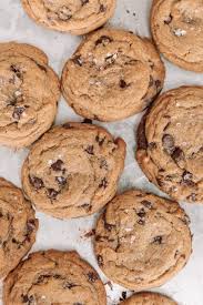 This chocolate chip cookie recipe makes cookies that are absolutely irresistible on the day they are made: Best Ever Chocolate Chip Cookies Studio Diy