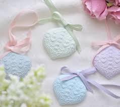 3ステップで簡単 100均の石粉粘土で アロマストーン をdiy アロマハイストーン アロマストーン 作り方 手作り プレゼント 100均