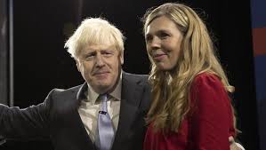 Boris johnson, der premierminister des vereinigten königreichs von großbritannien und nordirland, führte sein land im brexit aus der europäischen union . Boris Johnson So Heisst Seine Kleine Tochter Bunte De