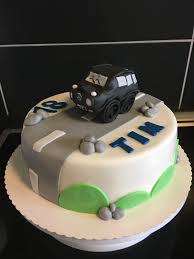 Nicht mal der backofen oder der mixer muss dafür benutzt werden. Auto Torte Gelandewagen Motivtorten Auto Torte Backen