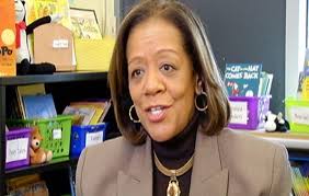 Chicago schools chief Barbara Byrd-Bennett resigns amid federal probe
